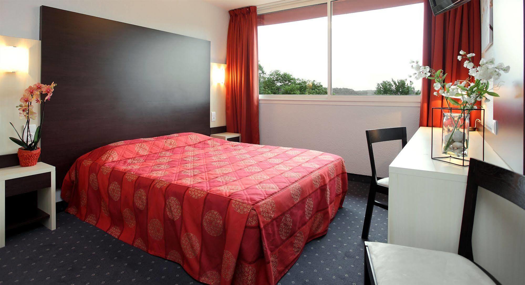 Hotel Le Clos Roussillon Pres De Sarlat Vitrac  Exterior photo